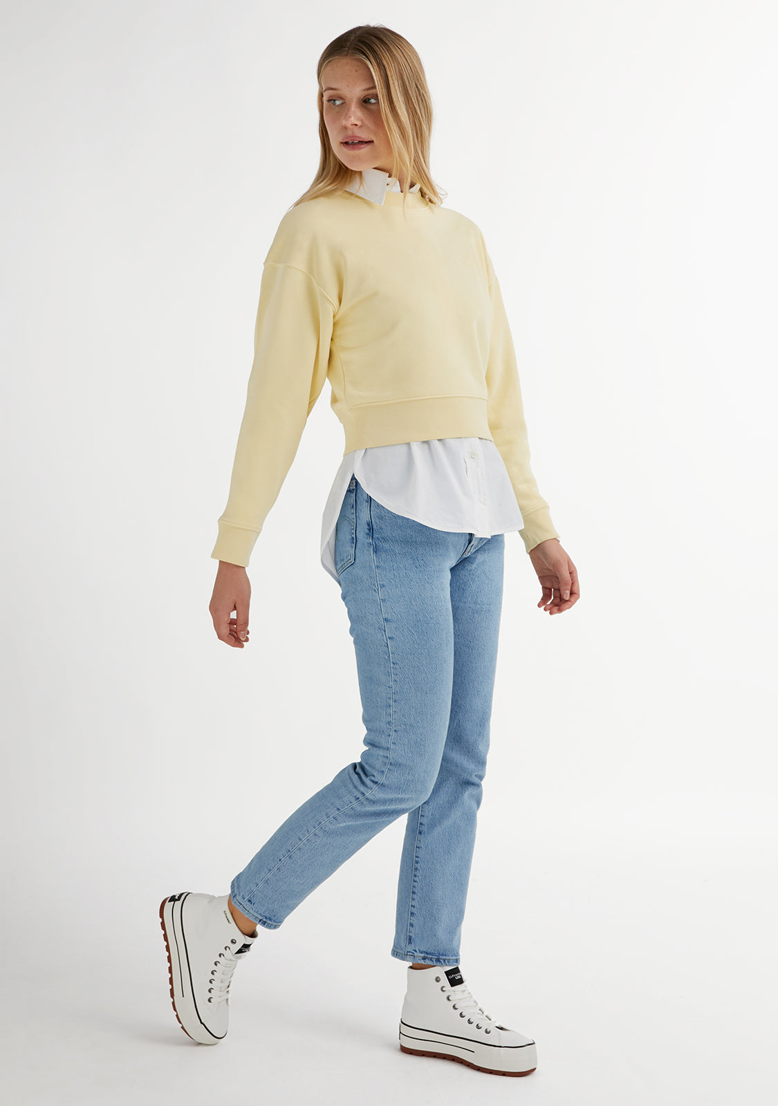 Embroidery Logo Cropped Crew Necks Sweatshirt / Butter