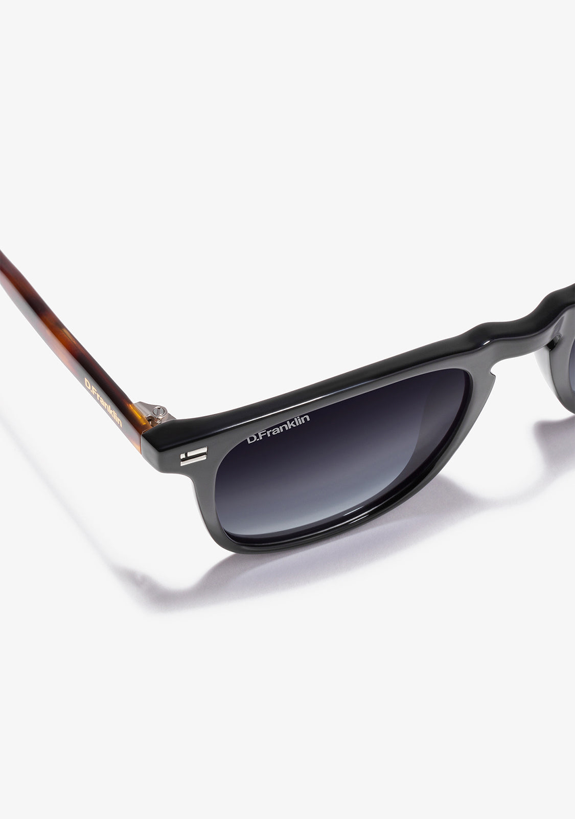 Gafas de sol unisex anklin lentes polarizadas y montura redondeada ultra light sq · D Gafas de sol unisex anklin lentes polarizadas y montura redondeada ultra light sq · D
