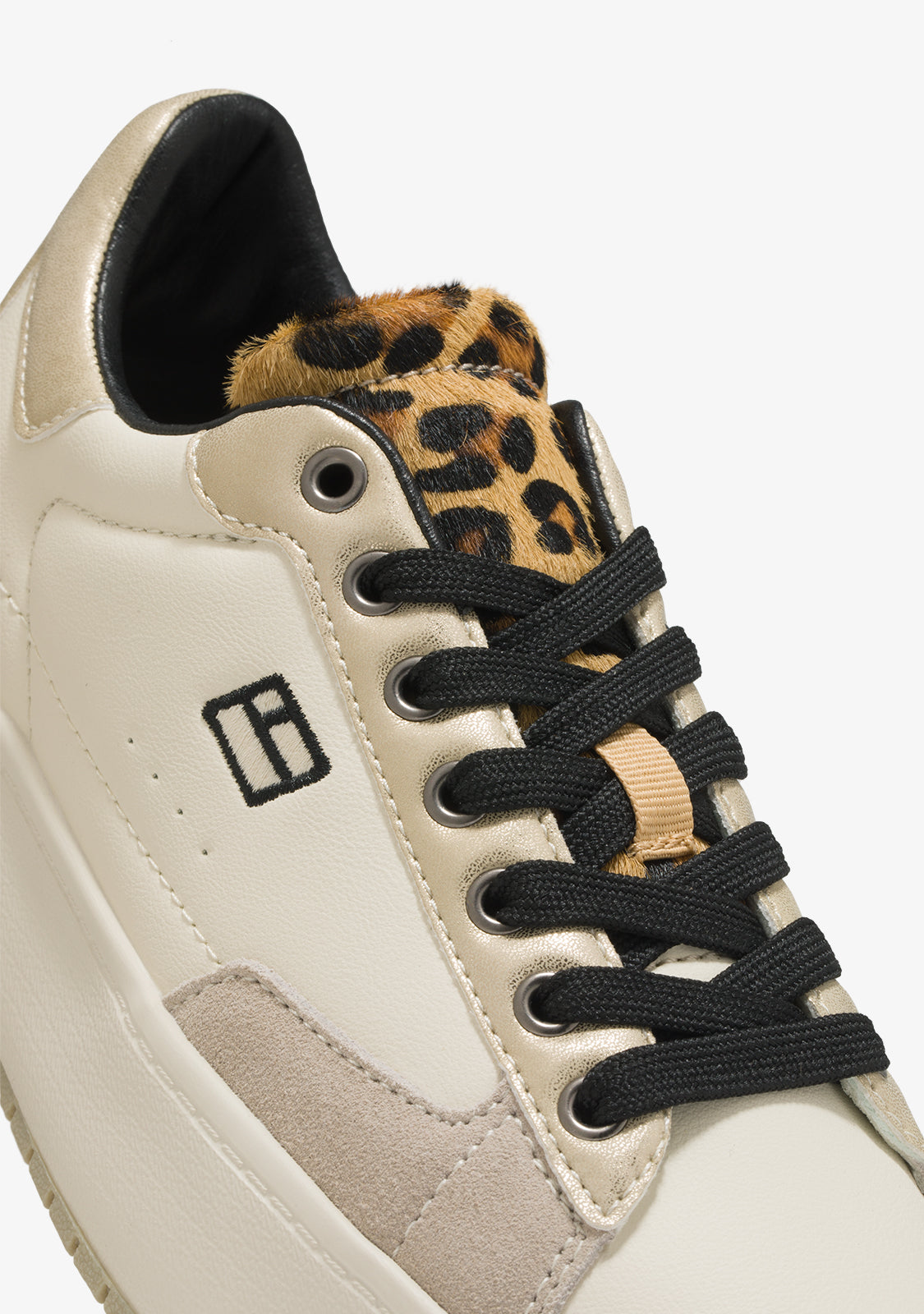 Court '74 White / Leopard