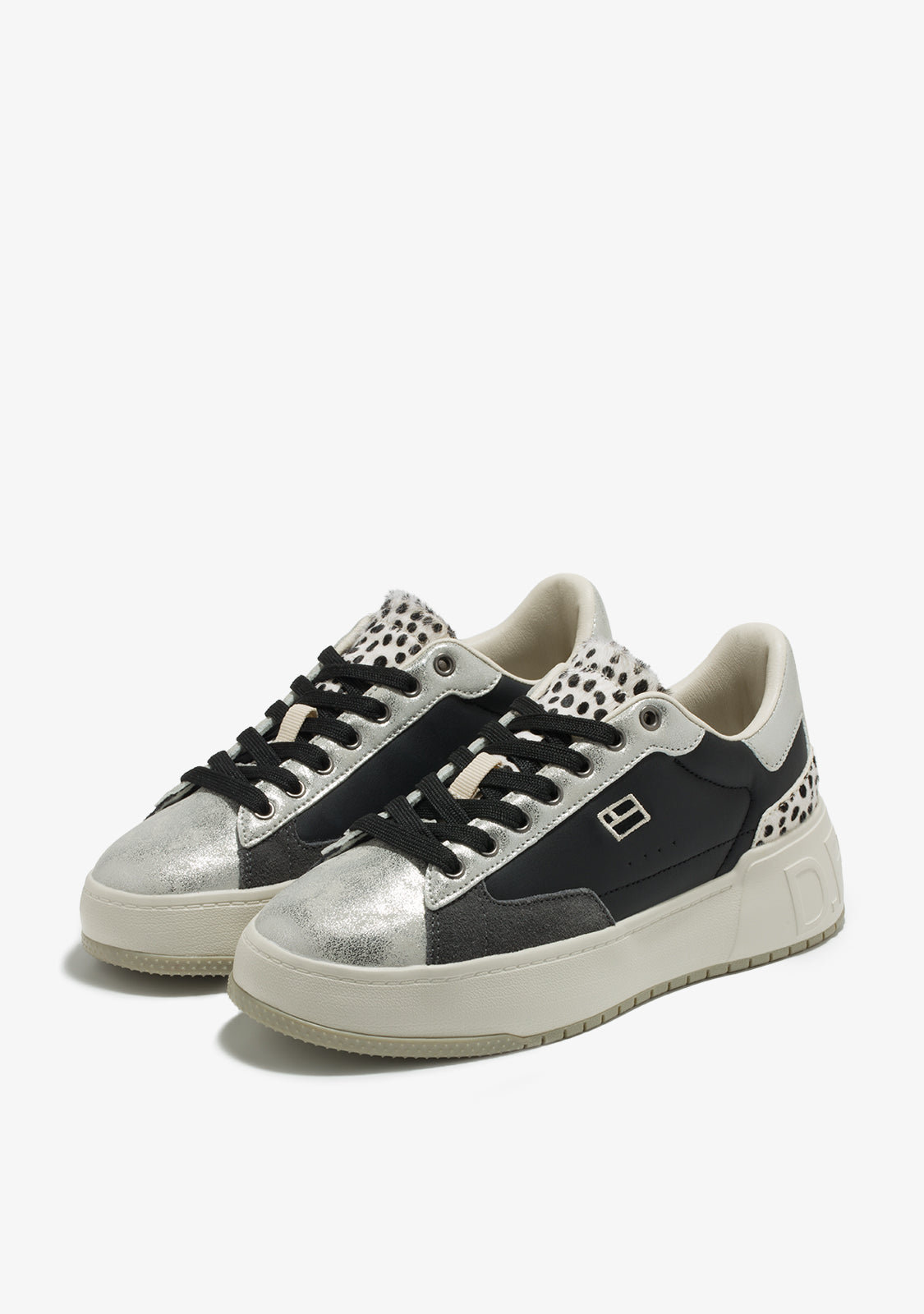 Court '74 Black / Dots