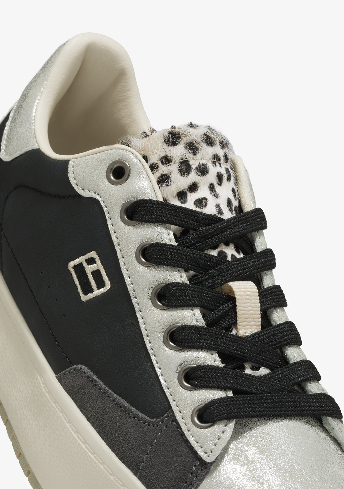 Court '74 Black / Dots