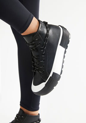 One Way Fur Track Med Black / White