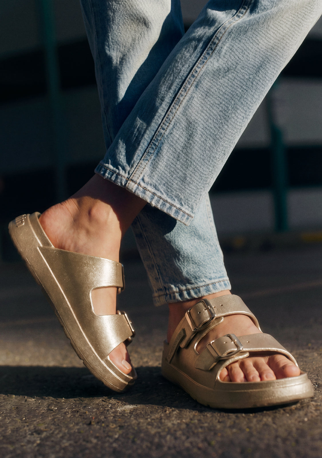 Women's Foam 2 Buckles Met Light Gold Sandals | D.Franklin