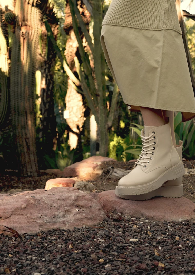 Load video: Gumme Track Basic Beige