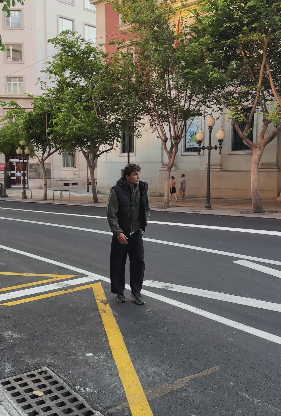 Load video: Active Black