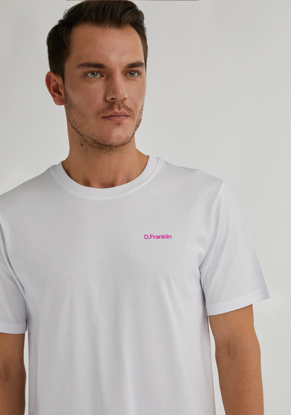 Social Club T-Shirt White / Fuxia