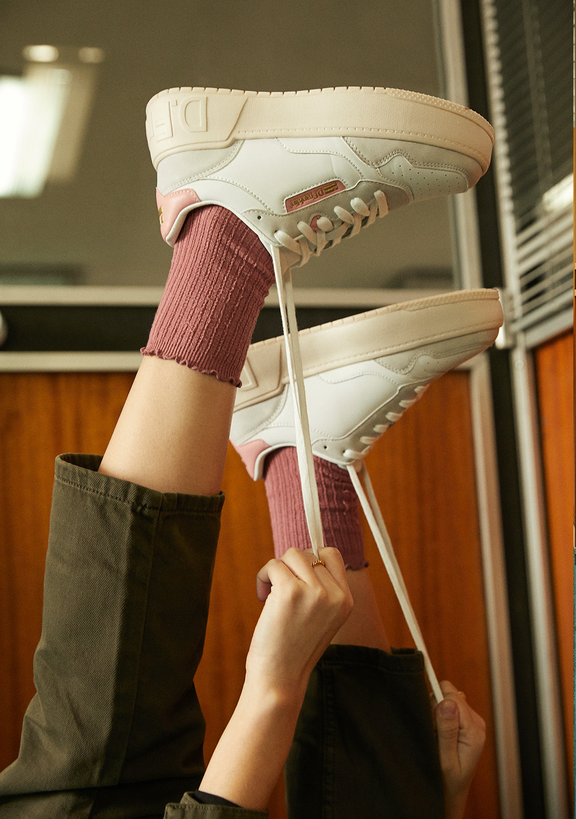 Low Court Basic White / Pink