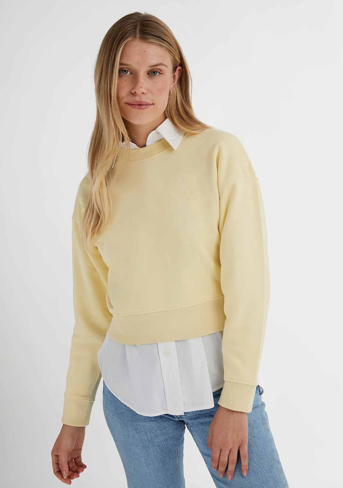 Embroidery Logo Cropped Crew Necks Sweatshirt / Butter